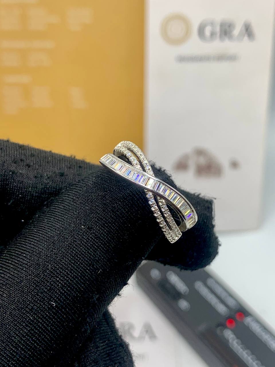 5.0ct Emerald VVS Moissanite Rings
